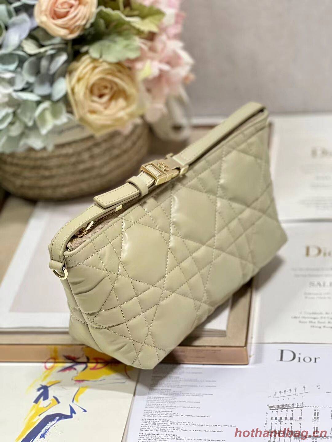 MEDIUM DIORTRAVEL NOMAD POUCH Lambskin S5554O Sand-Colored MEDIUM DIORTRAVEL NOMAD POUCH Lambskin S5554O Sand-Colored