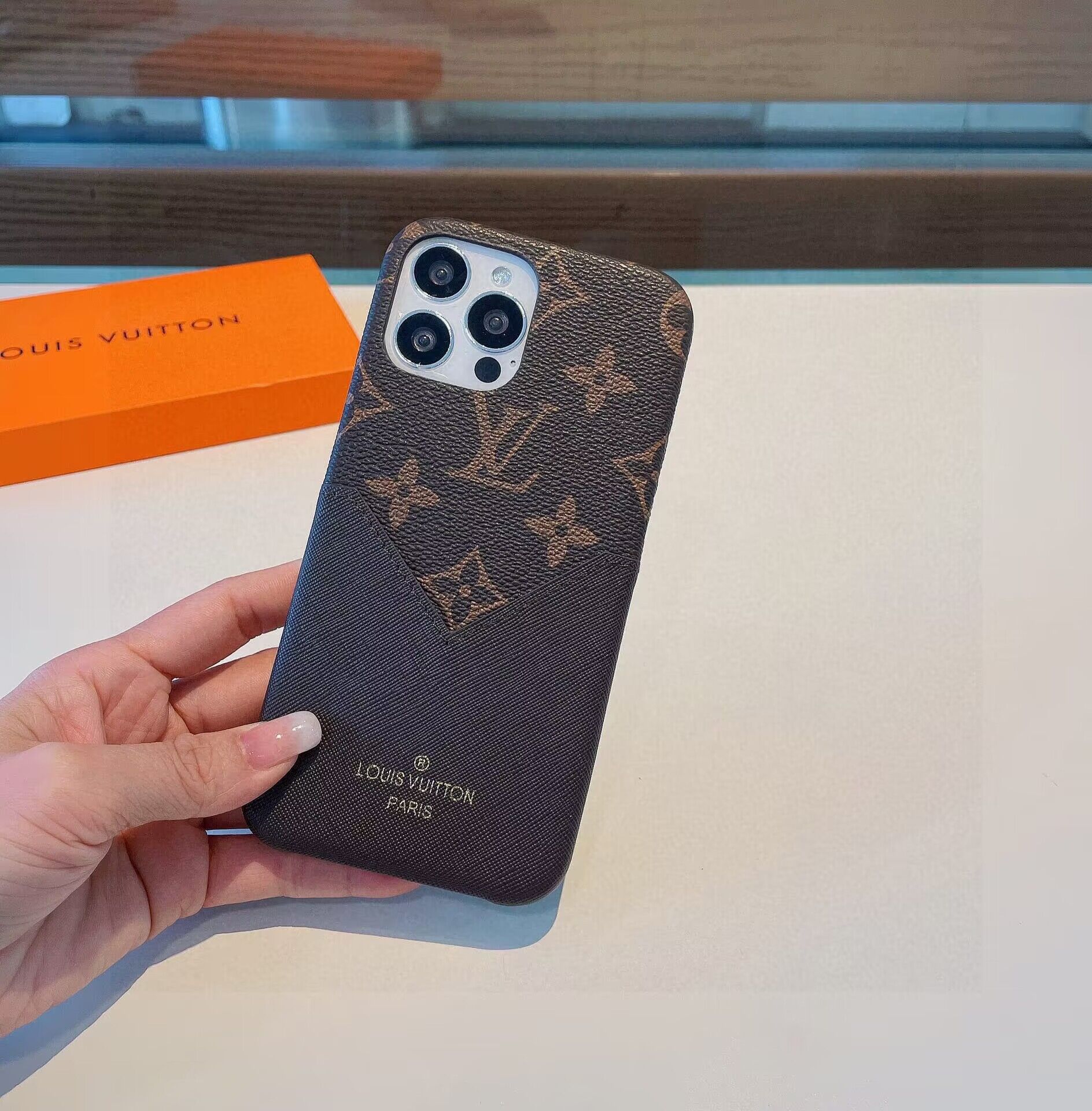 Louis Vuitton iPhone Case 869304 Black Louis Vuitton iPhone Case 869304 Black