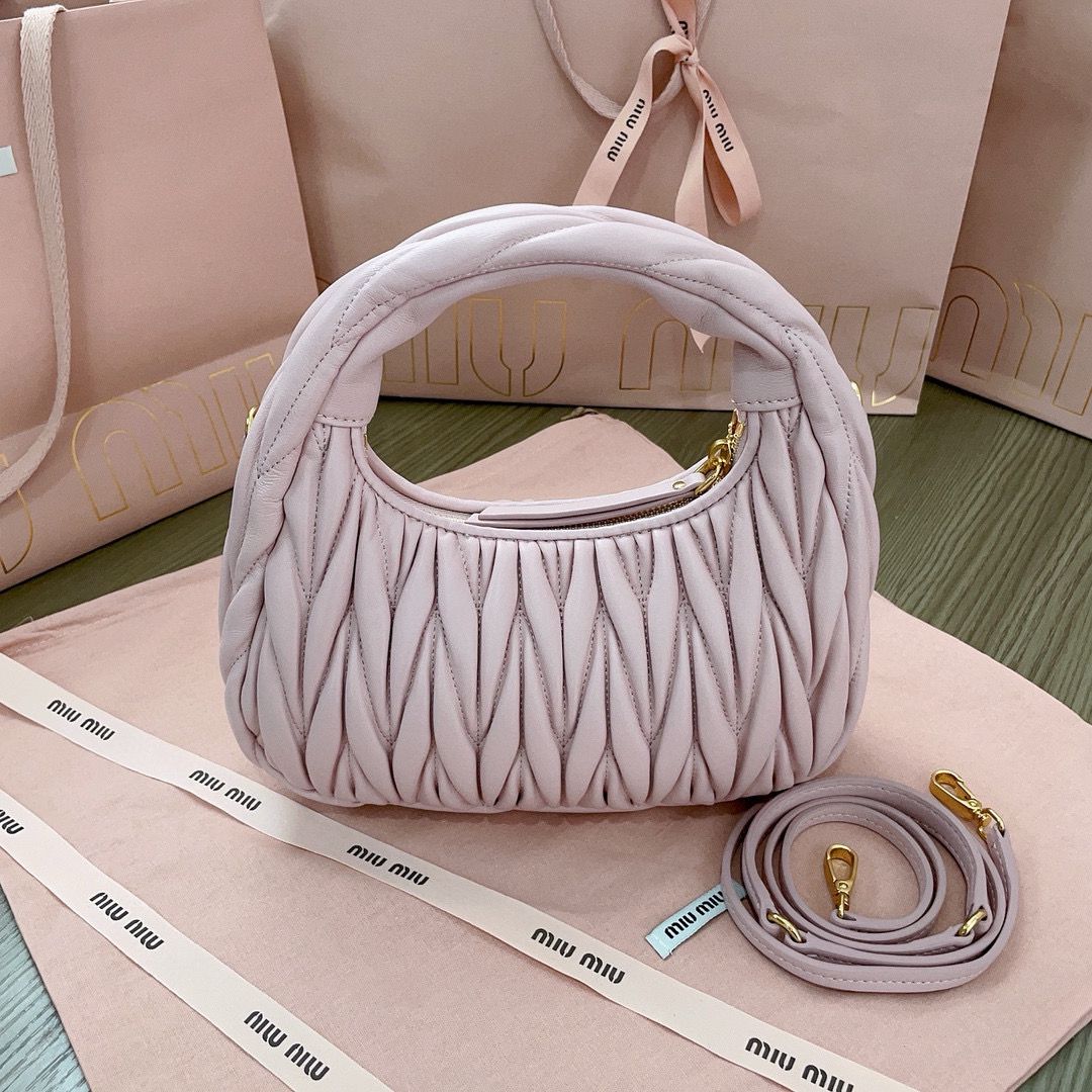 Miu Miu Wander Matelasse Original Sheepskin Bag 5BC125 Light Purple Miu Miu Wander Matelasse Original Sheepskin Bag 5BC125 Light Purple