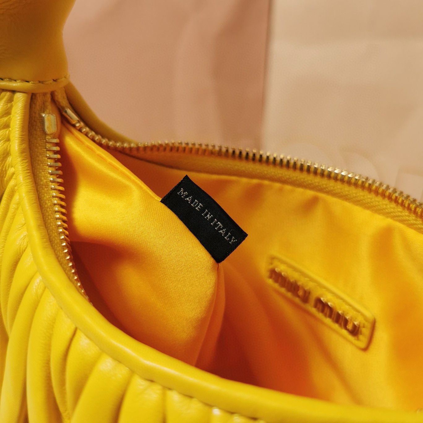 Miu Miu Wander Matelasse Original Sheepskin Bag 5BC125 Yellow Miu Miu Wander Matelasse Original Sheepskin Bag 5BC125 Yellow