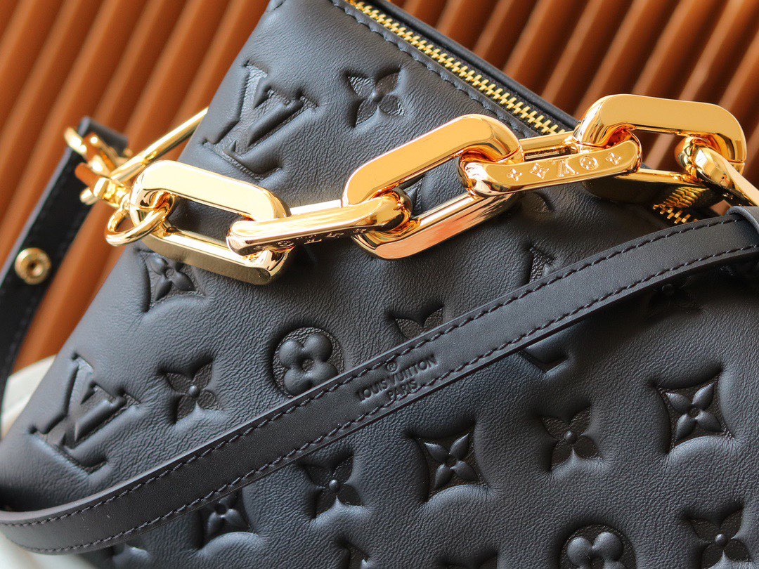 Louis Vuitton Original Leather SKI Coussin BB M20547 Black Gold-Tone Louis Vuitton Original Leather SKI Coussin BB M20547 Black Gold-Tone