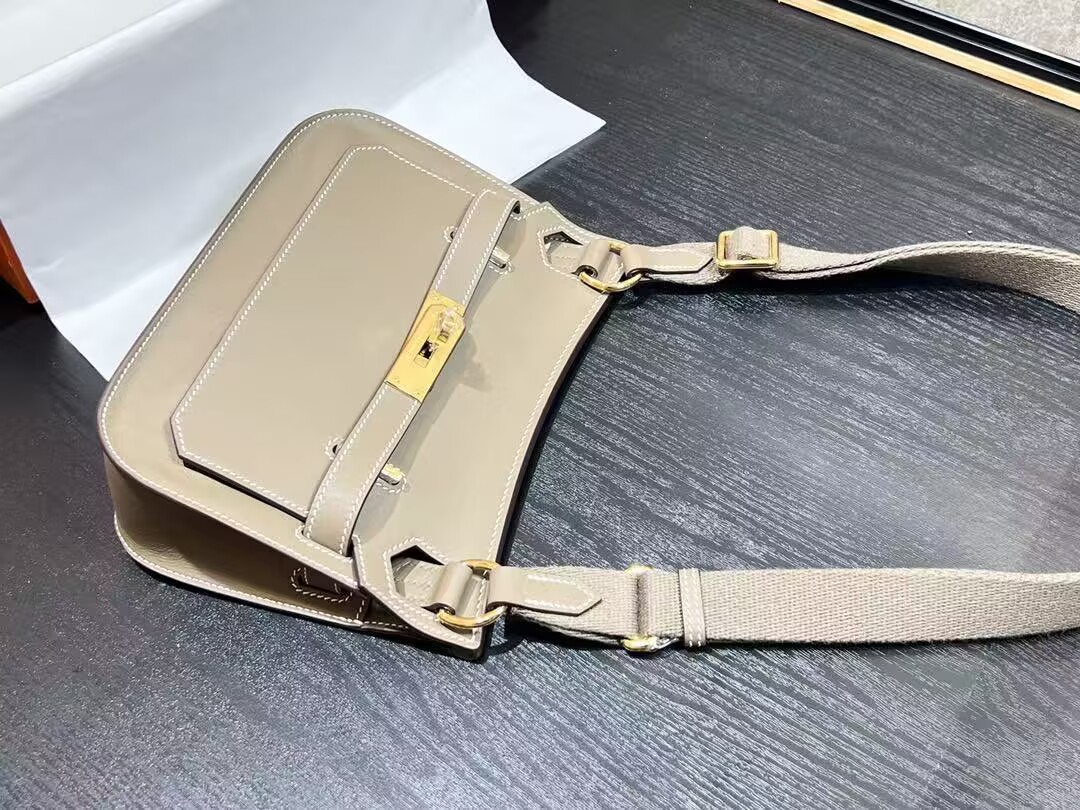 Hermes Jypsiere 31CM Shoulder Bag Calfskin Leather H0880 gold tone