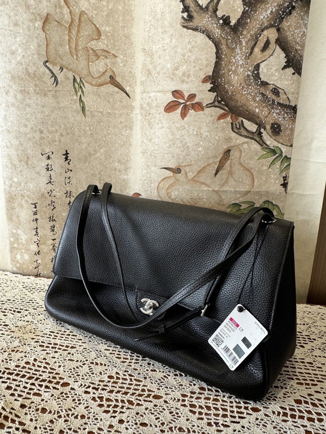 CHANEL Maxi Flapbag AS6233 black
