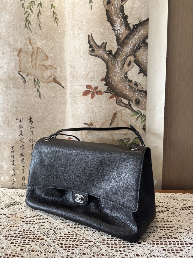 CHANEL Maxi Flapbag AS6233 black