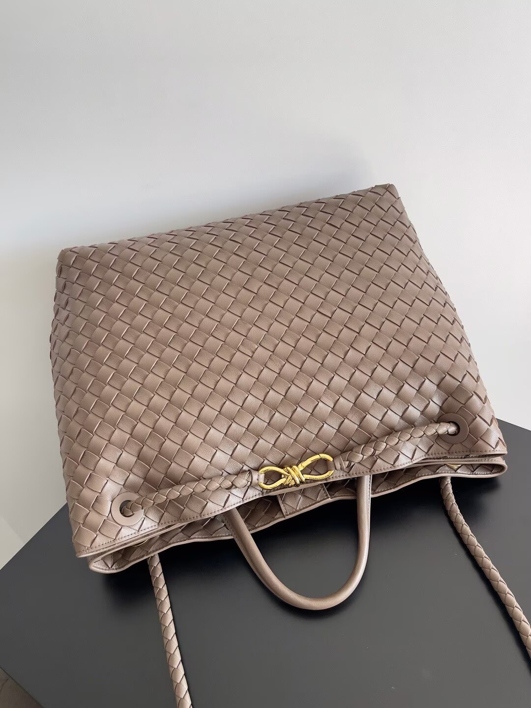 Bottega Veneta Andiamo Pepites Original Leather Large Bag 743575 Brown