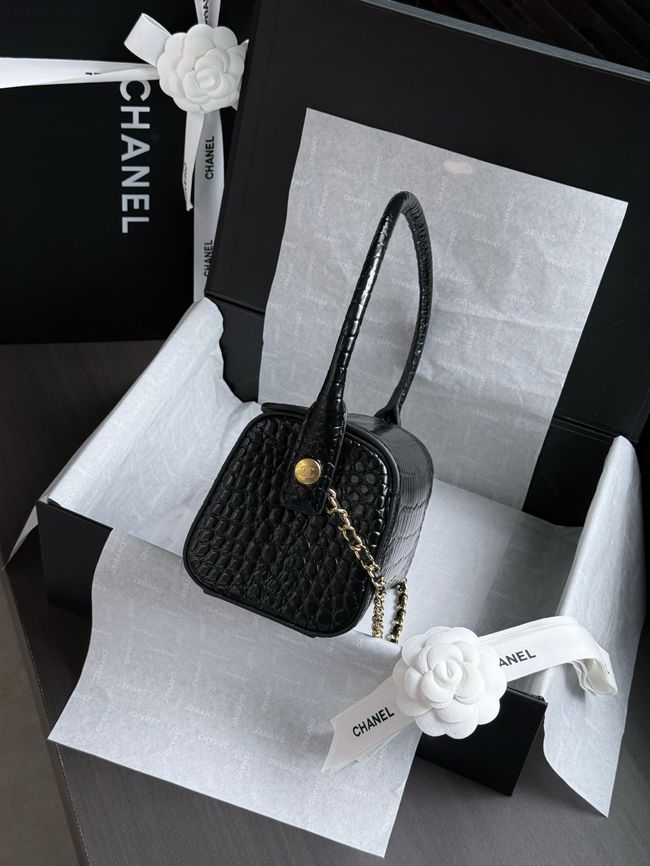 Chanel Clutch with chain Crocodile Embossed AP5294 black