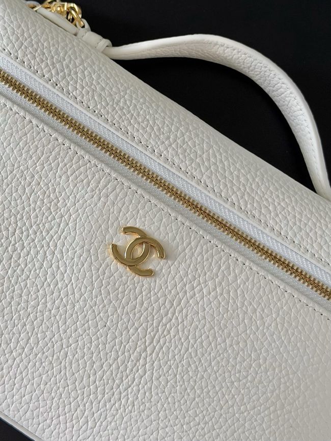 Chanel Large Vanity with chain AP5347 white