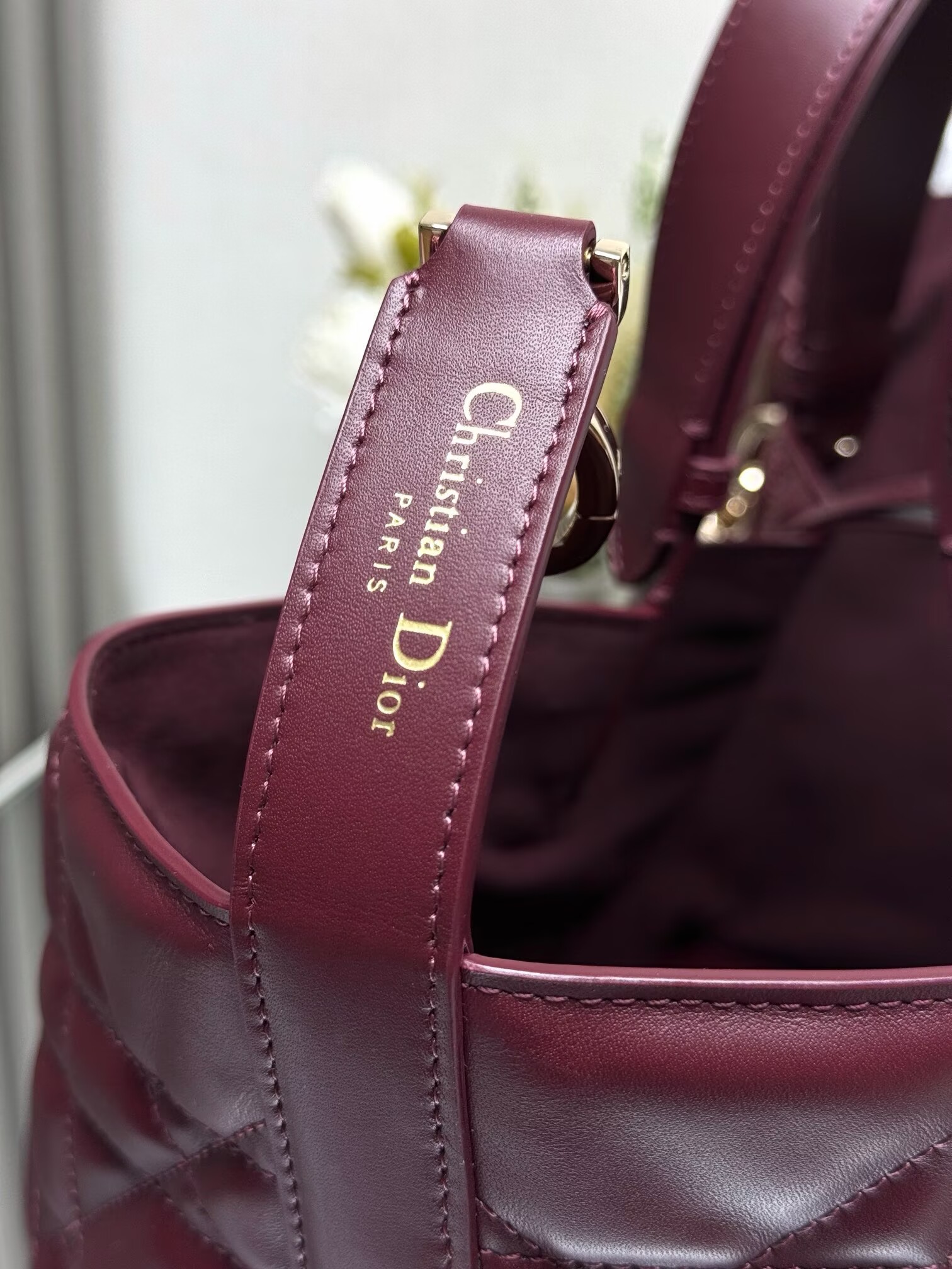 LARGE DIOR TOUJOURS BAG Latte Macrocannage Calfskin M6233 Wine LARGE DIOR TOUJOURS BAG Latte Macrocannage Calfskin M6233 Wine