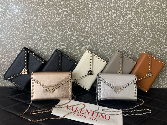 VALENTINO ROCKSTUD Small Calfskin Handbag VA088 white