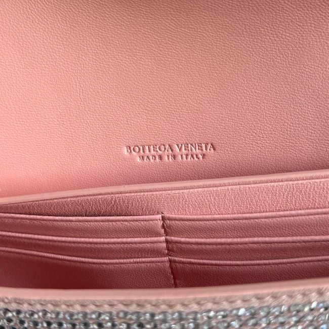 Bottega Veneta Andiamo Clutch Crystal 32190 pink