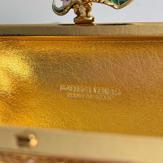Bottega Veneta Soft Knot Clutch Crystal 06149 gold