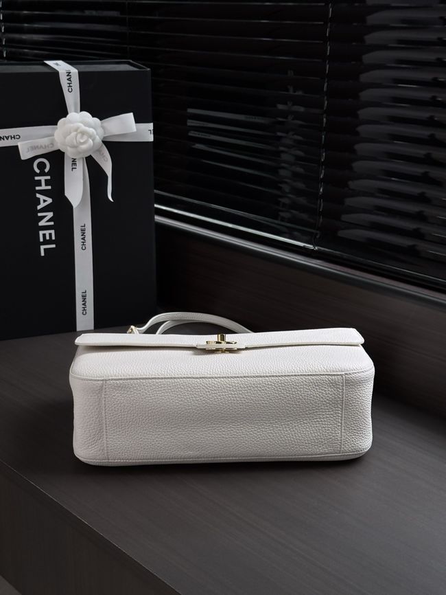 Chanel Maxi Flap bag AS6231 white&gold-Tone Metal