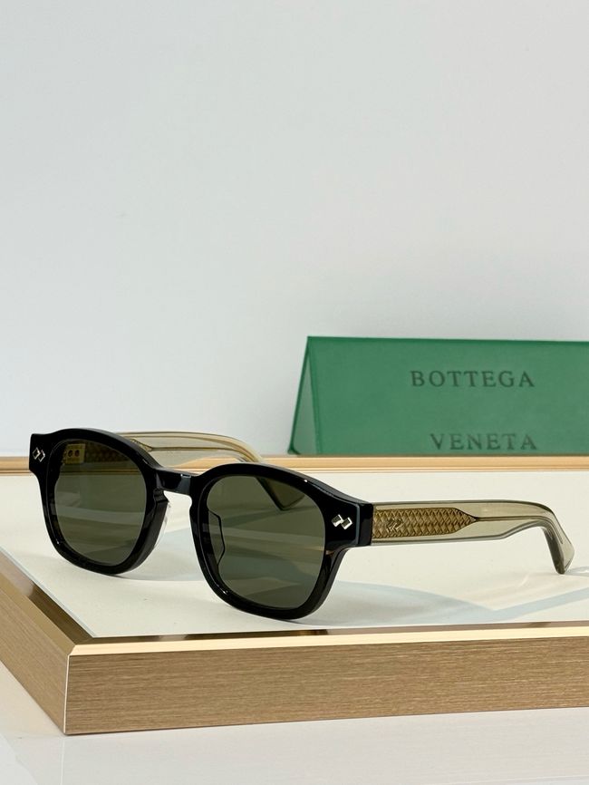 Bottega Veneta Sunglasses 821447-8