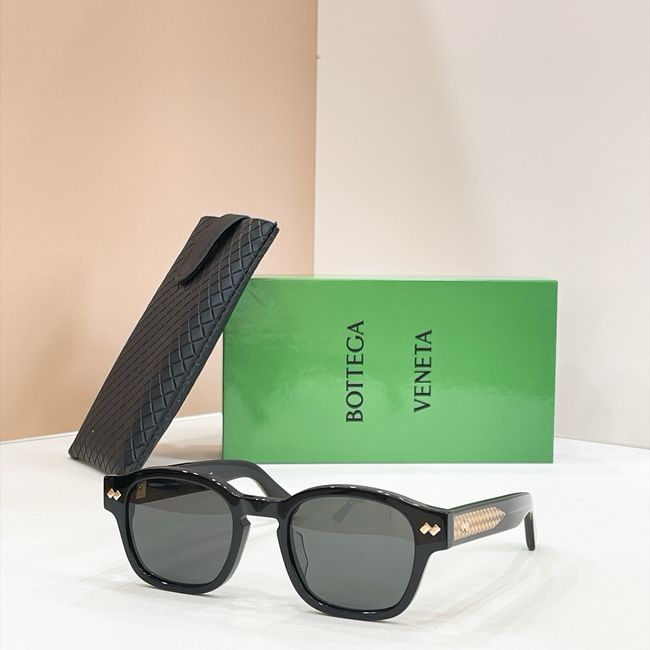 Bottega Veneta Sunglasses 821447-2