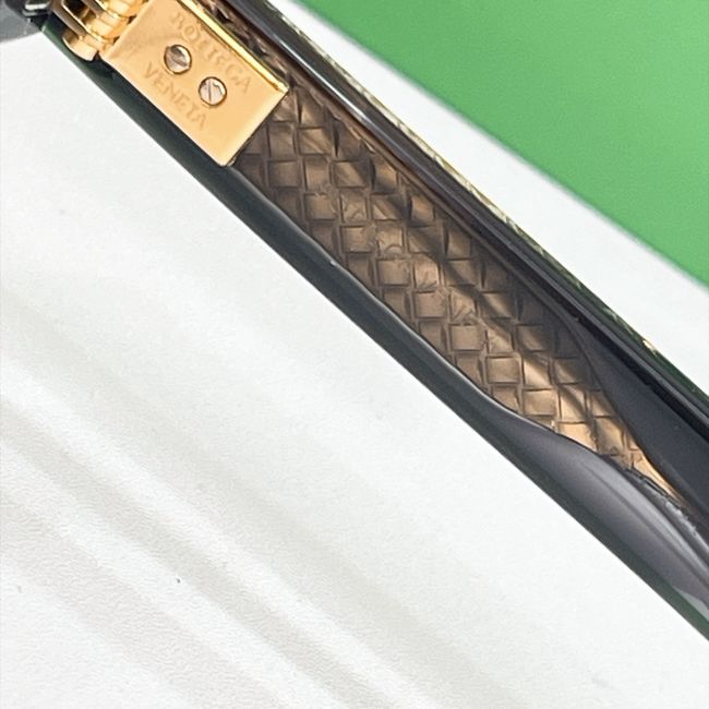 Bottega Veneta Sunglasses 821447-7