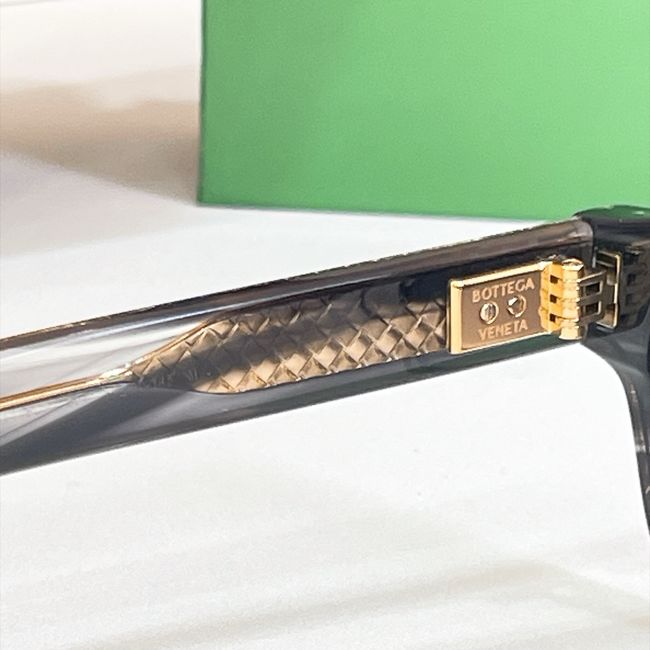 Bottega Veneta Sunglasses 821447-7