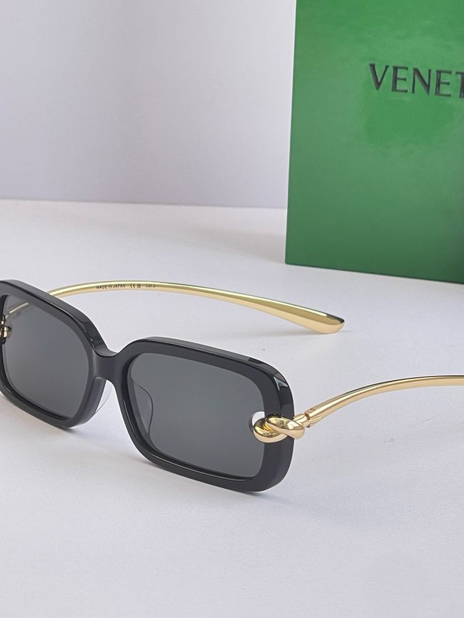 Bottega Veneta Sunglasses 821448-1