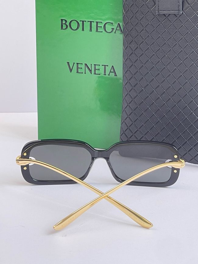 Bottega Veneta Sunglasses 821448-1