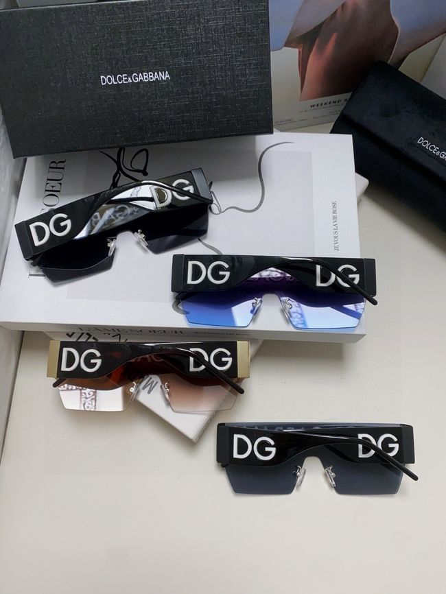 Dolce & Gabbana Sunglasses 821452-3