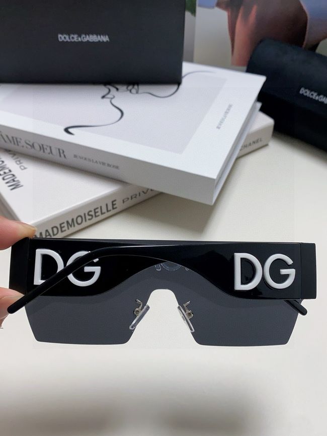 Dolce & Gabbana Sunglasses 821452-4