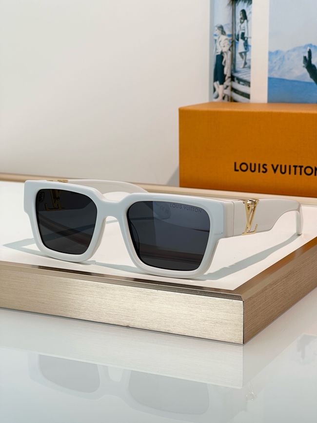 Louis Vuitton Sunglasses 821476-4
