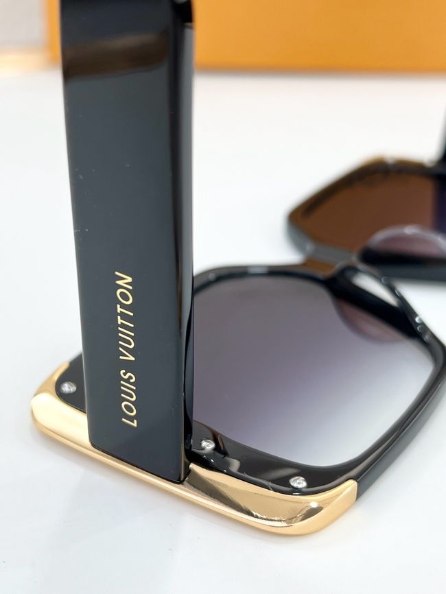 Louis Vuitton Sunglasses 821480-6