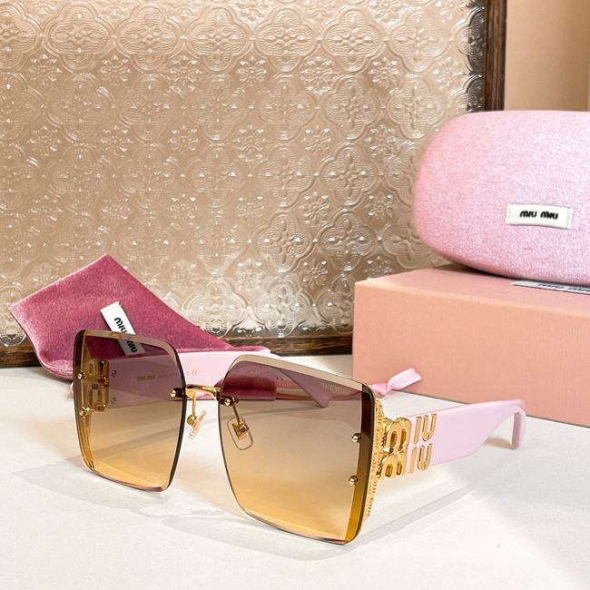 MiuMiu Sunglasses 821485-4