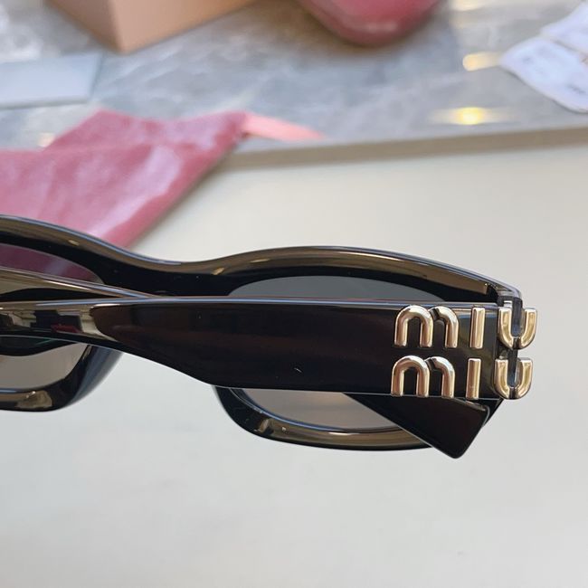 MiuMiu Sunglasses 821486-1 MiuMiu Sunglasses 821486-1