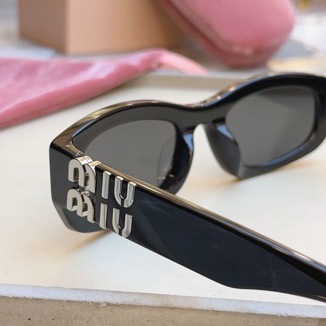 MiuMiu Sunglasses 821486-1 MiuMiu Sunglasses 821486-1