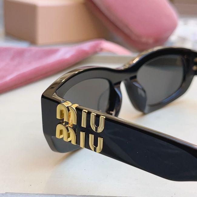MiuMiu Sunglasses 821486-3 MiuMiu Sunglasses 821486-3