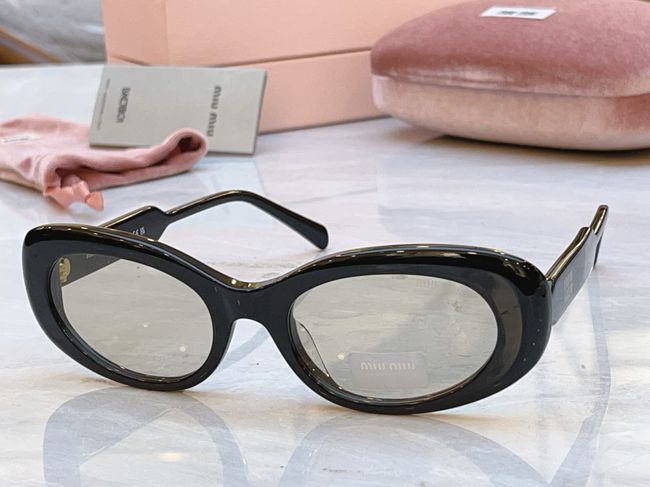 MiuMiu Sunglasses 821488-8