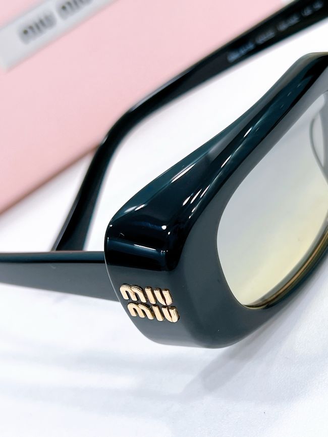 MiuMiu Sunglasses 821491-1