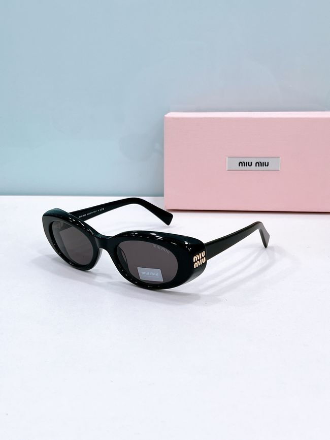 MiuMiu Sunglasses 821492-6