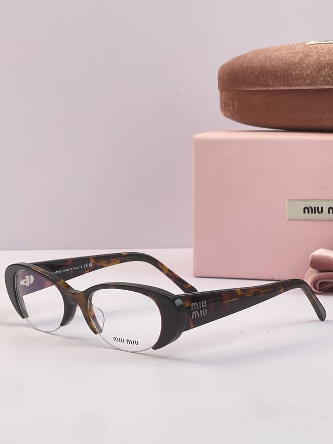 MiuMiu Sunglasses 821494-5
