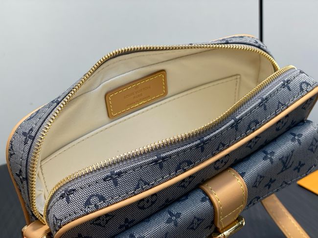 Louis Vuitton Shoulder Bag M92216 gray