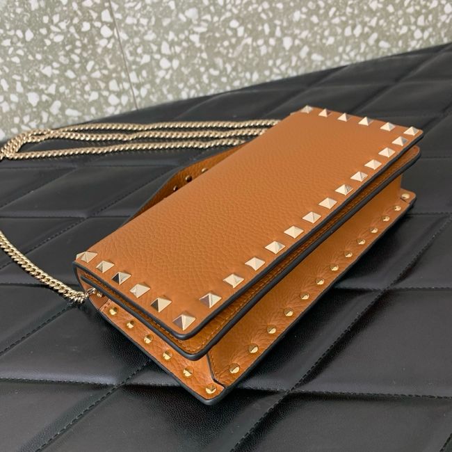 VALENTINO Rockstud calfskin chain bag SHI098 brown VALENTINO Rockstud calfskin chain bag SHI098 brown