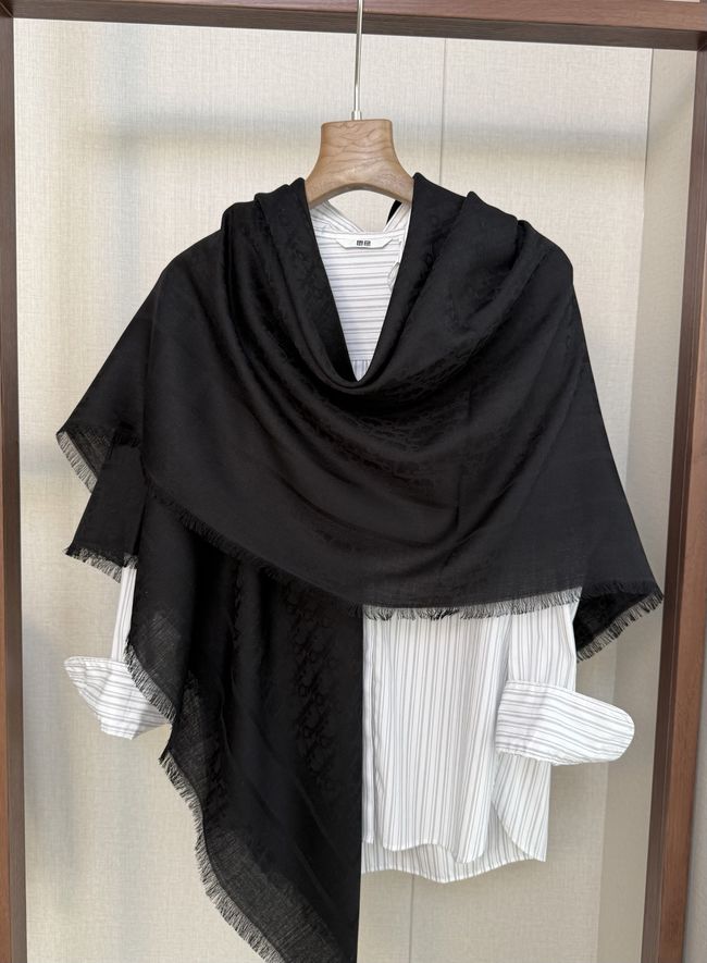 Dior Oblique Shawl Wool and Silk Jacquard I1058-5 Dior Oblique Shawl Wool and Silk Jacquard I1058-5
