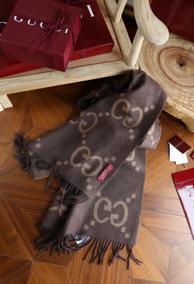 Gucci Reversible Cashmere scarf A006HK-1 Gucci Reversible Cashmere scarf A006HK-1