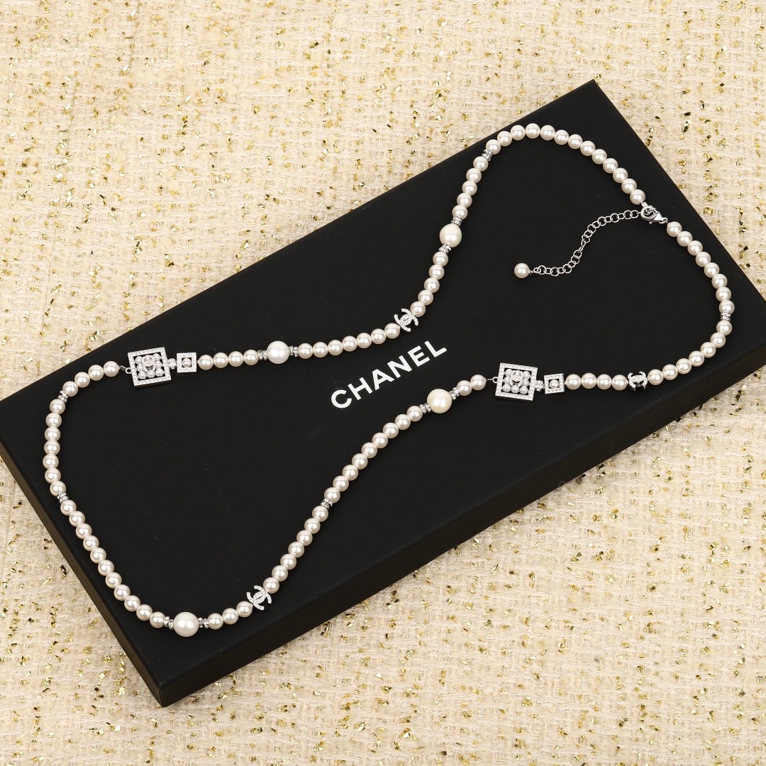 Chanel Necklace EE10022