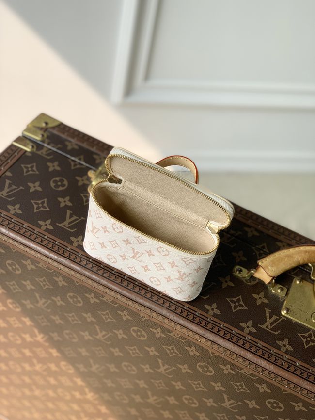 Louis Vuitton Nice Beauty M25689 white