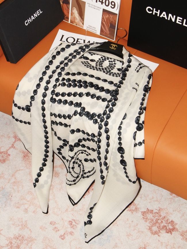 Chanel Wool and Silk Shawl AAC492-1