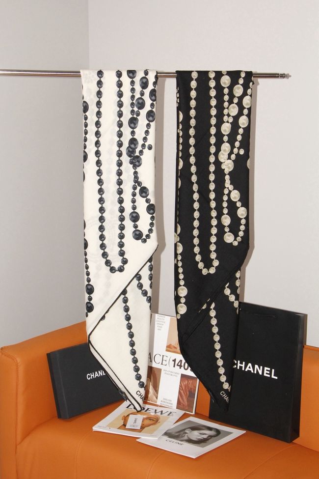 Chanel Wool and Silk Shawl AAC492-1