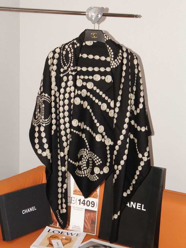 Chanel Wool and Silk Shawl AAC492-2