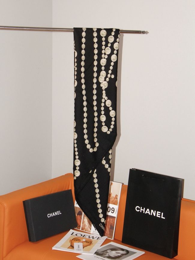 Chanel Wool and Silk Shawl AAC492-2