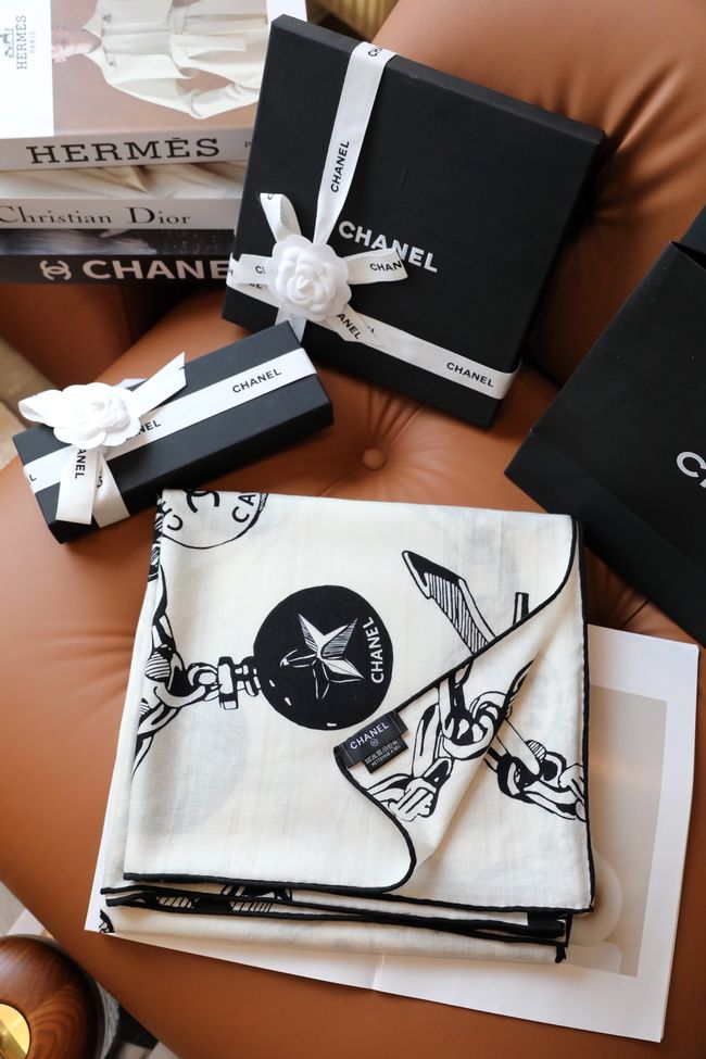 Chanel Wool and Silk Shawl AAC492-4