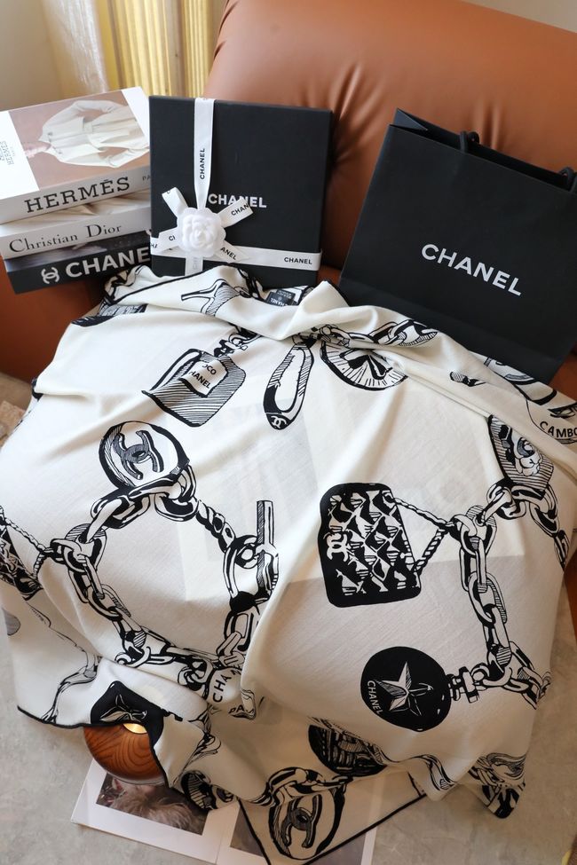 Chanel Wool and Silk Shawl AAC492-4