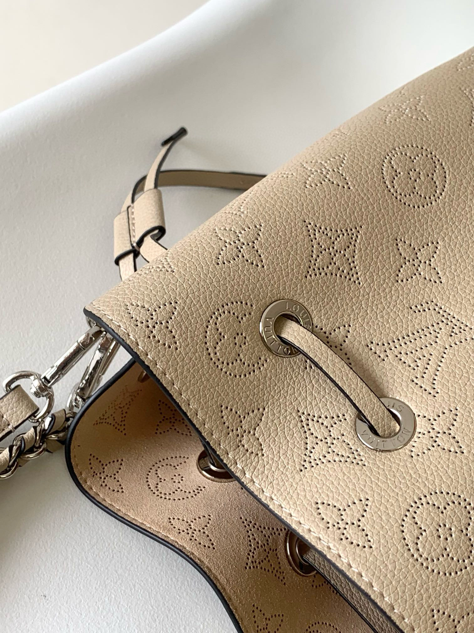 Louis Vuitton BELLA M57201 Creme Beige