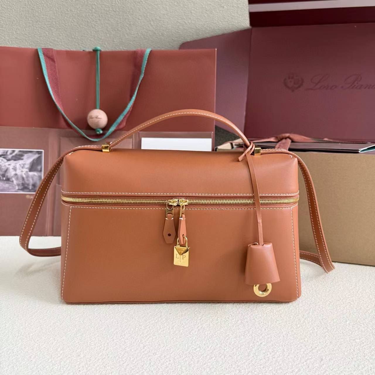 Loro piana Original leather bag LP80109 Brown